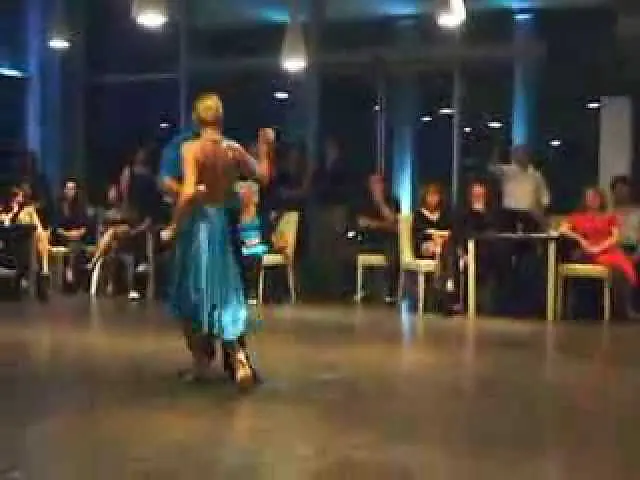 Video thumbnail for ALEJANDRA MANTINAN y LEANDRO PALOU 12 ottobre 2013 Hotel Horizon MONTEGRANARO FM)   AlmadeTango