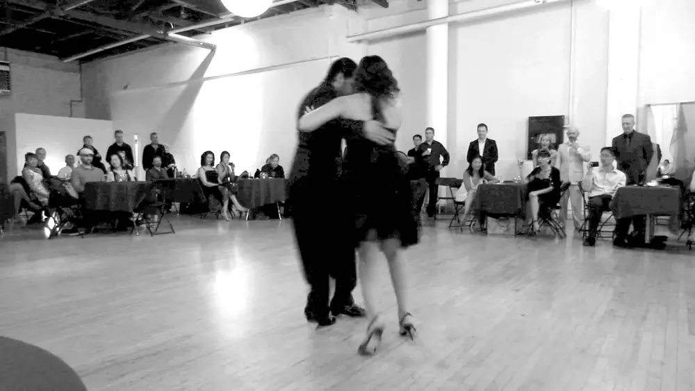 Video thumbnail for Facundo de la Cruz & Paola Sanz, "Reliquias Porteñas" Francisco Canaro, 2/2