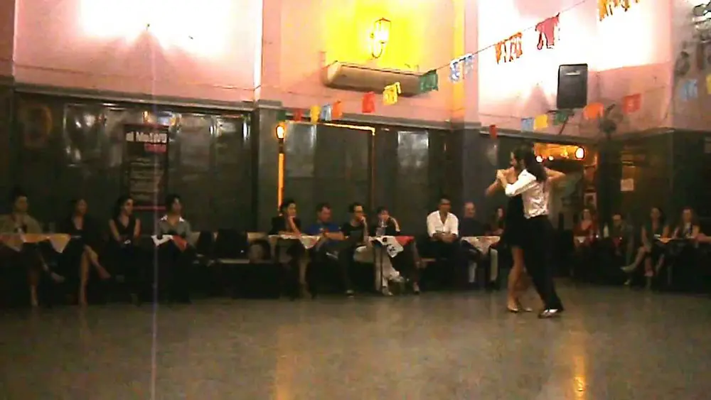 Video thumbnail for Katrin Urwitz y Jorge Frias en El Motivo Tango, 20/05/2013