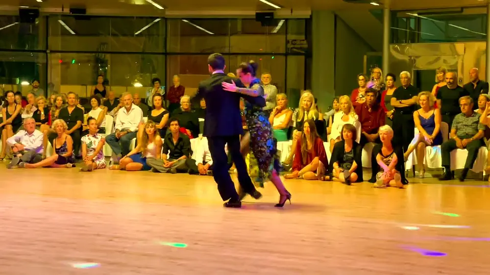 Video thumbnail for Fernando Gracia y Sol Cerquides bailan en el Benidorm Tango Festival 2023 (2)