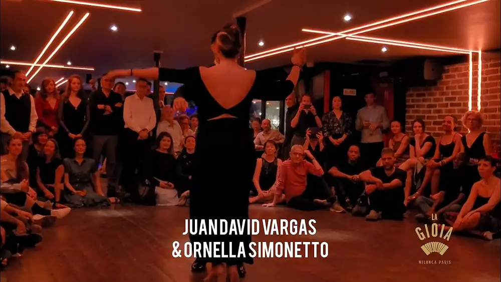 Video thumbnail for JUAN DAVID VARGAS & ORNELLA SIMONETTO @ Milonga LA GIOIA Paris (1/4)