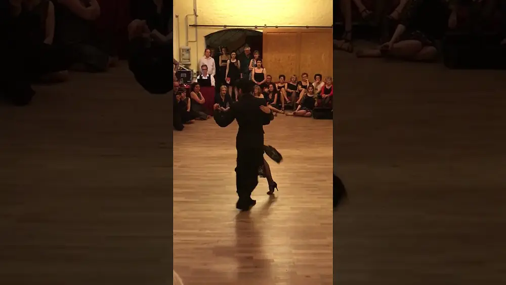 Video thumbnail for Alexander Moncada Y Lía Selalmazidi , Alemania - milonguero viejo