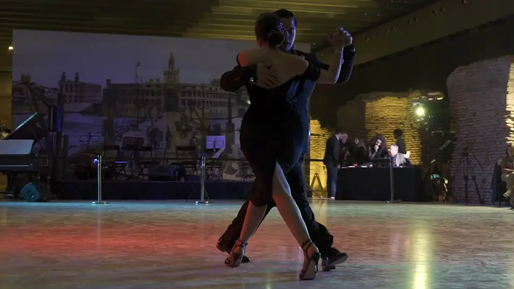 Video thumbnail for YO TE BENDIGO - Fati Caracoch y Brenno Marques - Milonga Federal 2/3 - Casa Rosada