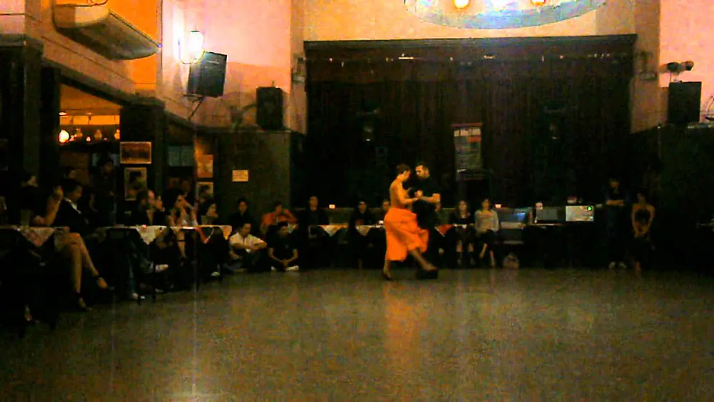 Video thumbnail for Melina Brufman y Claudio Gonzalez en El Motivo Tango, 27/8/12