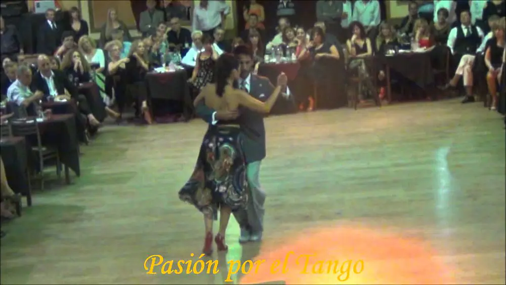 Video thumbnail for VIRGINIA GOMEZ y CHRISTIAN MARQUEZ Bailando el Tango LA NOCHE QUE TE FUISTE en YIRA YIRA MILONGA