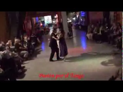 Video thumbnail for LORENA ERMOCIDA y PANCHO MARTINEZ PEY Bailando el Vals POBRE FLOR en la MILONGA del RESURGIMIENTO