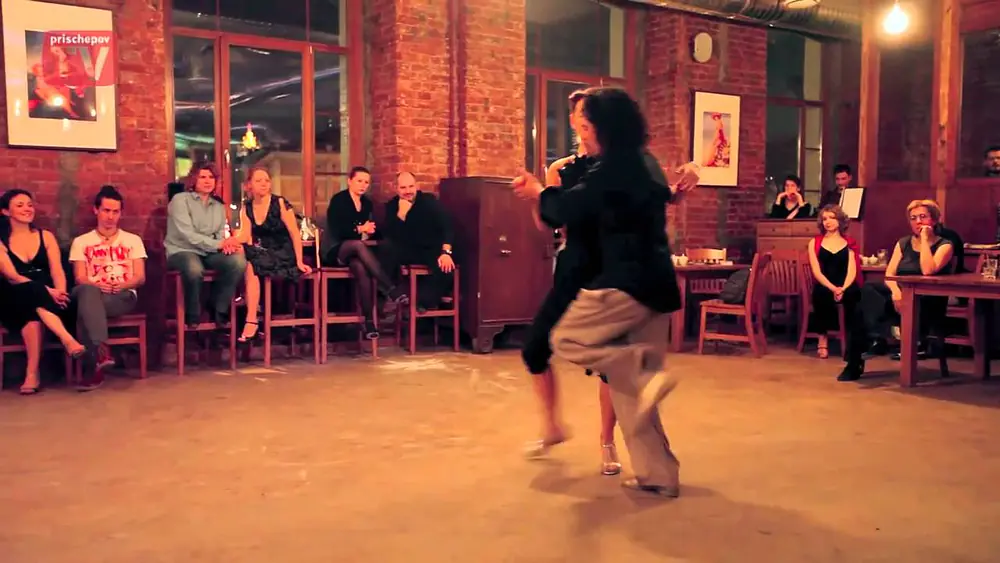 Video thumbnail for Mila Vigdorova & Rodrigo Fonti, Moscow, Russia, Milonga "El Colectivo" 4 April 2011 (2)