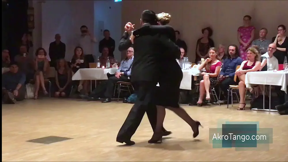 Video thumbnail for 2019 Muc - Tango Weltmeister 2018 - Carla Rossi & Jose Luis Salvo (3/4)
