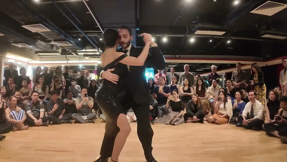 Video thumbnail for Gianpiero Galdi & Lorena Tarantino 2/5 - Tres Esquinas (Angel Vargas) Tango - Hong Kong 2025