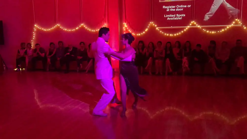 Video thumbnail for Miriam Larici & Leonardo Barrionuevo dancing at the Milonga Sentimental, part 1/4