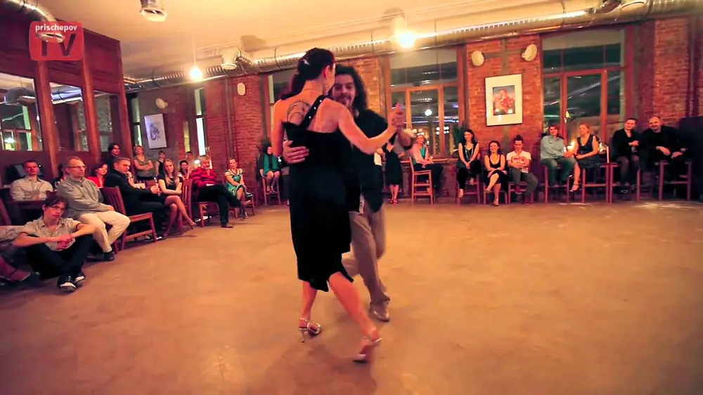 Video thumbnail for Mila Vigdorova & Rodrigo Fonti, Moscow, Russia, Milonga "El Colectivo" 4 April 2011 (4)