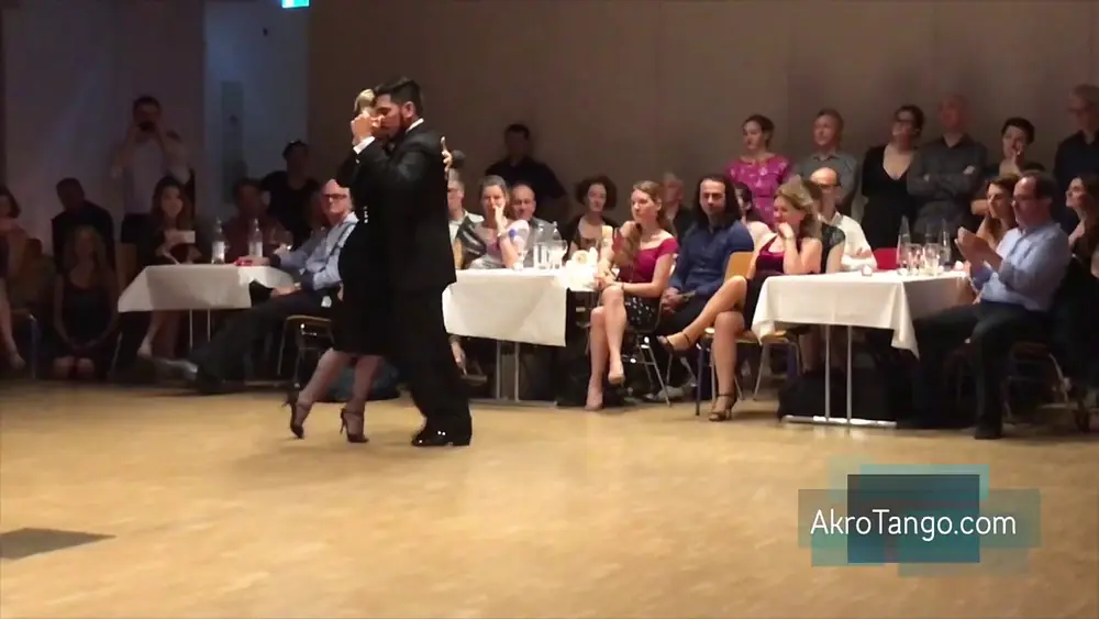 Video thumbnail for 2019 Muc - Tango Weltmeister 2018 - Carla Rossi & Jose Luis Salvo (1/4)