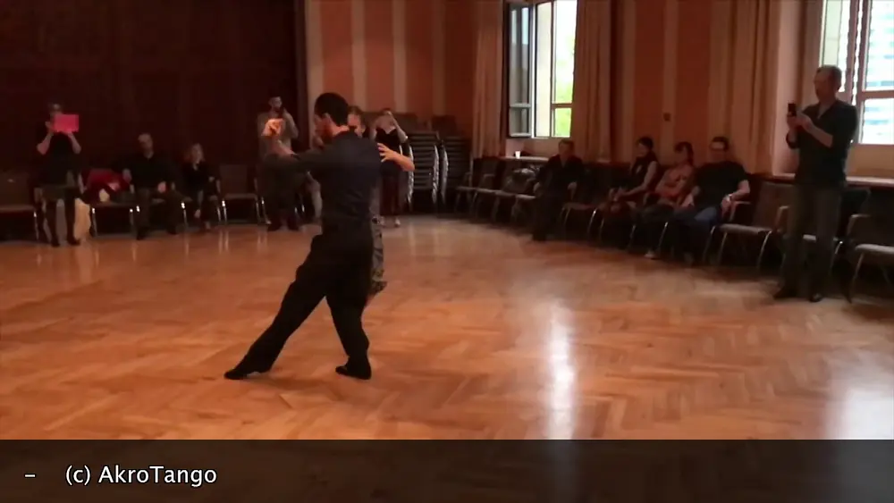 Video thumbnail for 2017 Tango Argentino Masterclass: Enrosque - Daniela Kizyma y Pablo Velez
