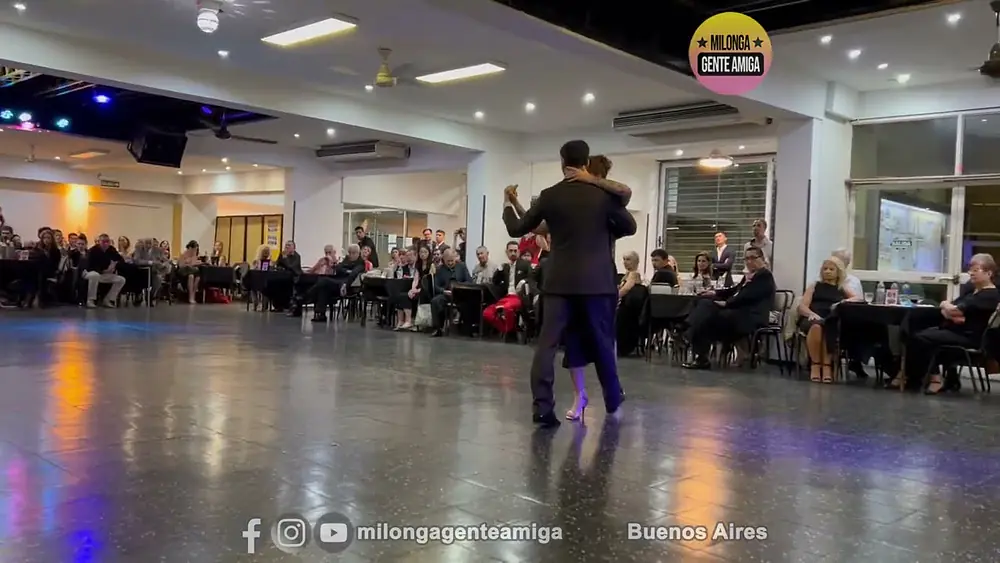 Video thumbnail for Marco Nodari y Claudia Cavagnini  - Milonga Gente Amiga - 31/MAR/2024 (1/2)