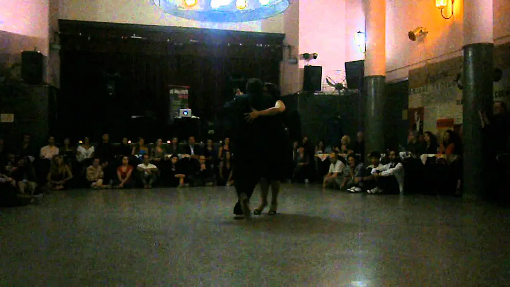 Video thumbnail for Julio Balmaceda y Corina de la Rosa en El Motivo Tango 20/8/12