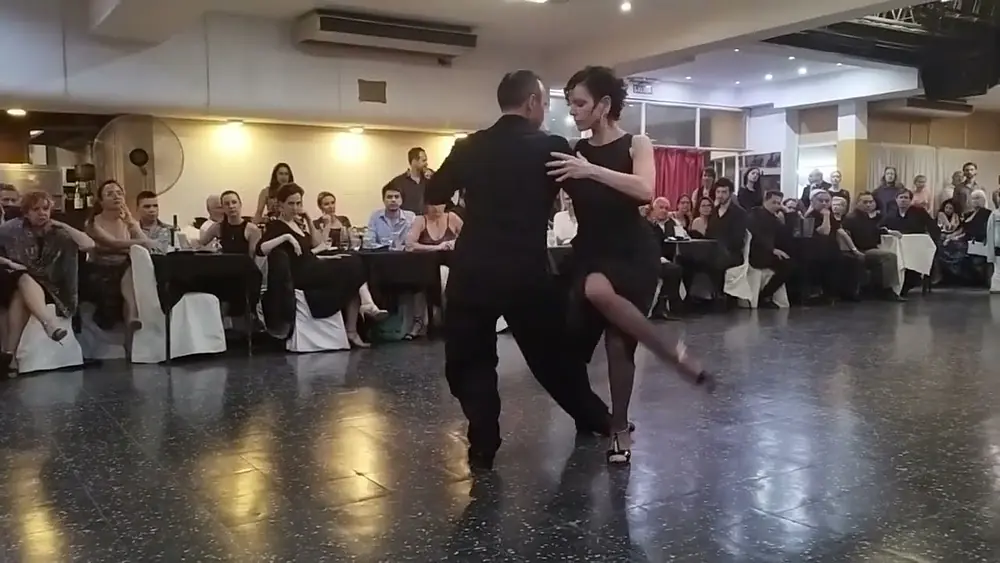 Video thumbnail for Esteban Moreno & Claudia Codega "La Cumparsita"  Troilo