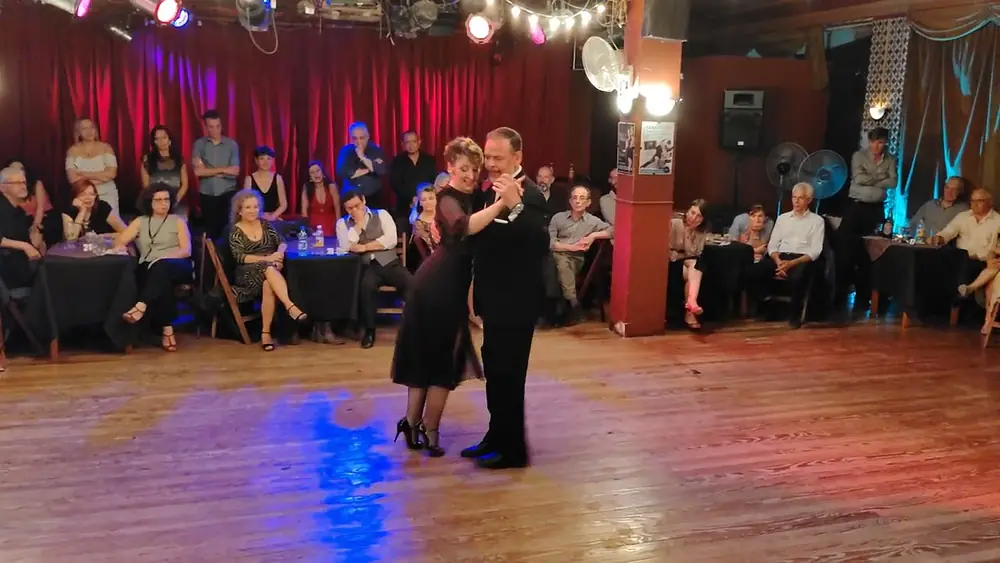 Video thumbnail for "El Hipo" - Fabián Peralta y Josefina Bermúdez