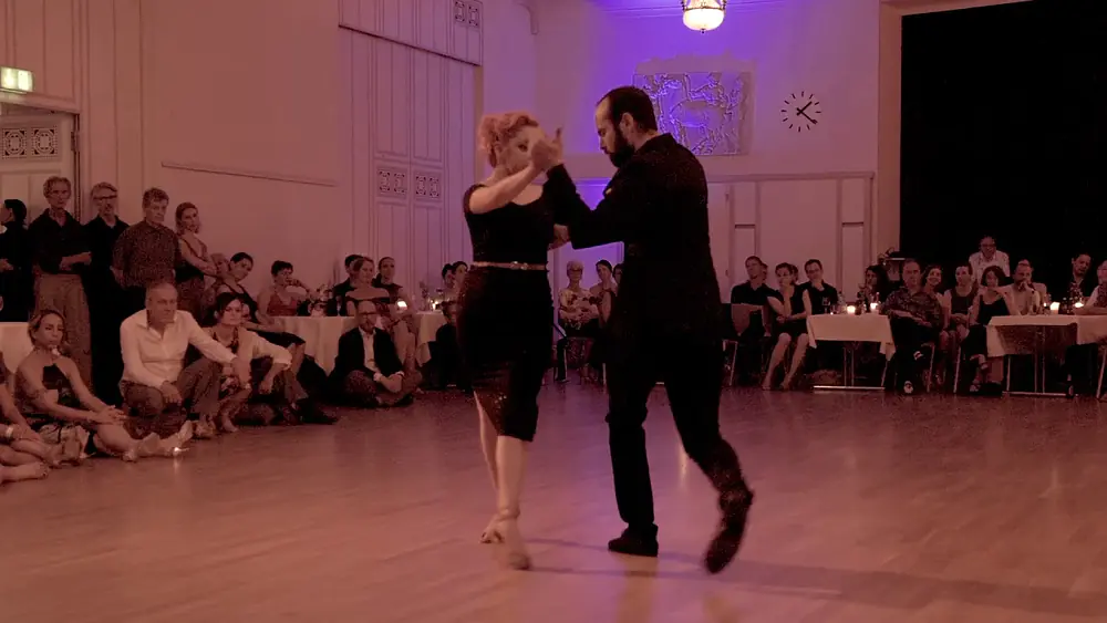 Video thumbnail for Pablo Rodriguez & Carolina Couto 1/4. Festivalito Tango Primavera, Zürich 2019