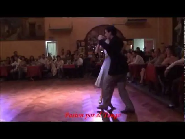 Video thumbnail for LUCILA BARDACH y MARCELO LAVERGATA bailando el tango UN COPETIN en el SALON CANNING