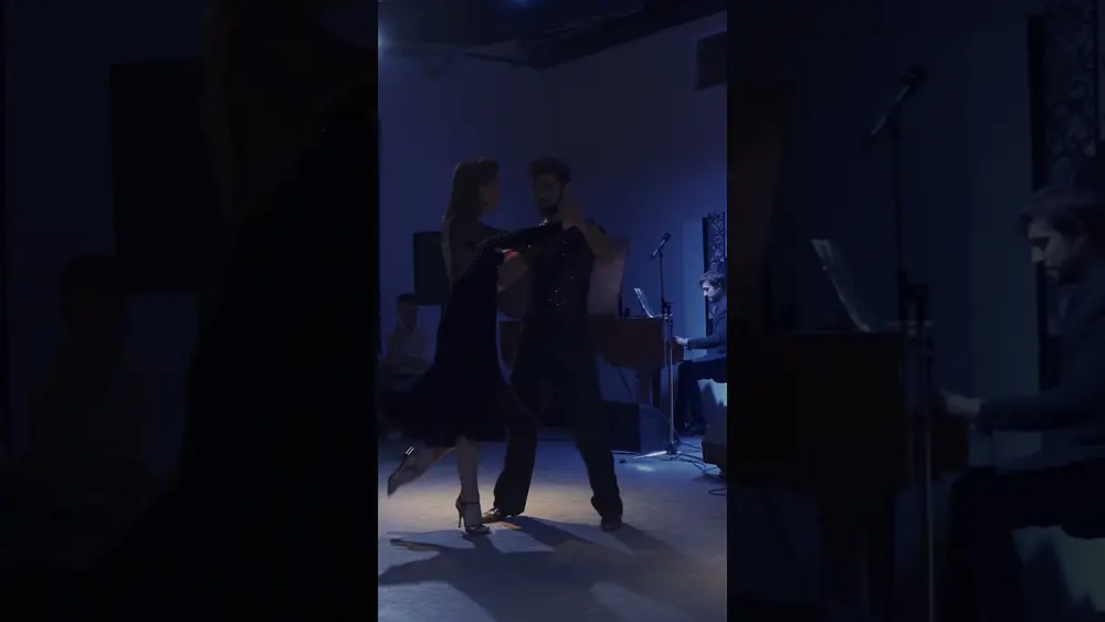 Video thumbnail for FERNANDO CARRASCO Y JIMENA HOFFNER JUNTO A TANGO BARDO EN JUERNES MILONGA