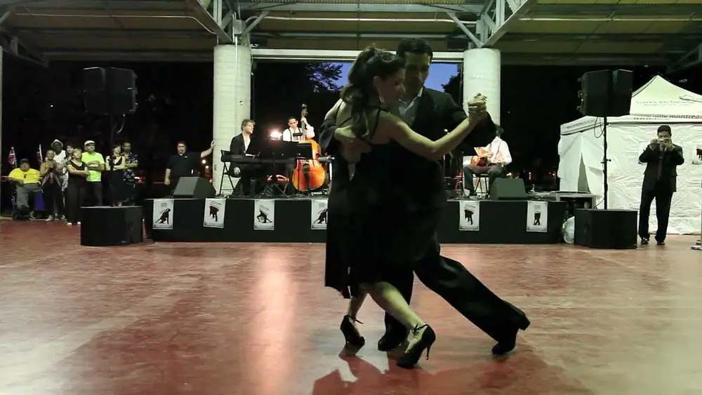 Video thumbnail for Fatima Vitale et Cristian Correa, le 6 juillet 2011. Tango.