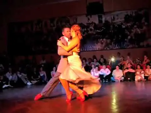 Video thumbnail for Melina Brufman & Claudio González bailando un tango en Misterio Tango Festival 2010