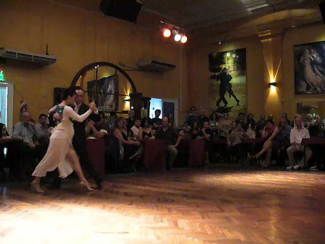Video thumbnail for Bailemos - Jonathan Spitel y Betsabet Flores en Soho Tango