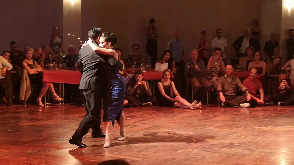 Video thumbnail for Clarisa ARAGÓN Jonathan SAAVEDRA -  El Tigre Millan - Juan D'Arienzo