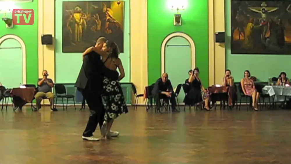 Video thumbnail for Juan Capriotti & Graciana Romeo, Russia, Moscow, archive by EdissaTangoClub,  26.11.2010 (4)
