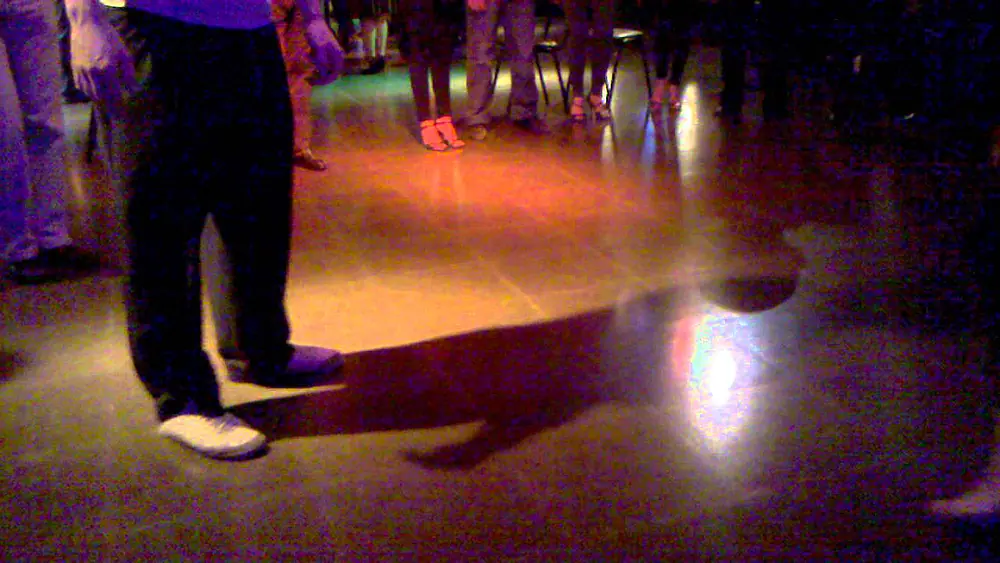 Video thumbnail for Hernán Prieto y Daniela Roig, clase de milonga en La Viruta (01-09-2011)