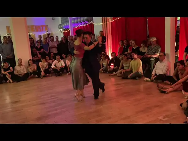 Video thumbnail for Veronica Toumanova and Asya Moiseeva performing at La Dolce Vita, Paris (1/4)