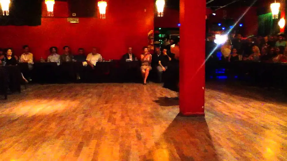 Video thumbnail for Bailaron Mariela Sametband & Guillermo Barrionuevo, en la milonga El Beso. Part.2 - 15/03/15