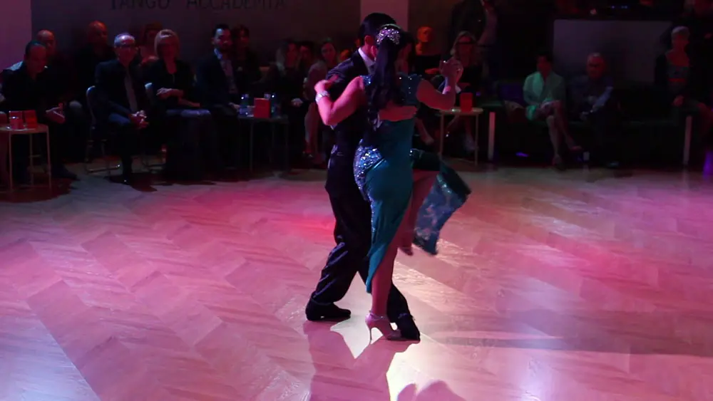 Video thumbnail for Juan David Vargas y Paulina Mejia 1/4 - 2 Corazones Tango Accademia Rimini 4/1/2019