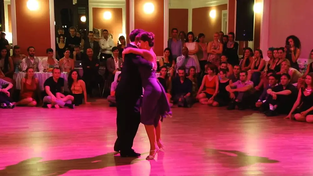 Video thumbnail for Fausto Carpino y Stephanie Fesneau - Tango Cazino 2014 - 2/4