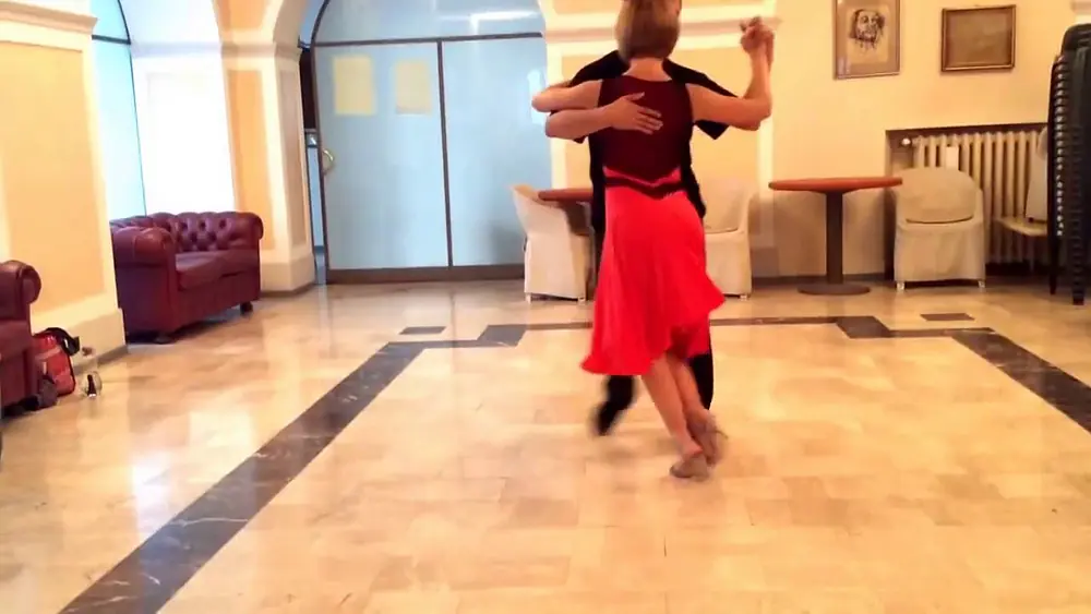 Video thumbnail for The London Tango Dress in action: Malvina Gili & Sebastian Zanchez improvisation