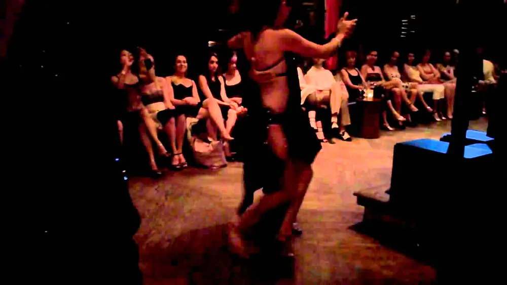 Video thumbnail for Argentine Tango: Angeles Chanaha & Michael Nadtoshi @ Salon Reale (2)