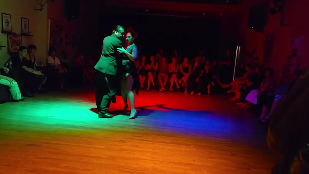 Video thumbnail for Argentine tango: Graziella Pulvirenti & Rino Fraina - Following a Bird