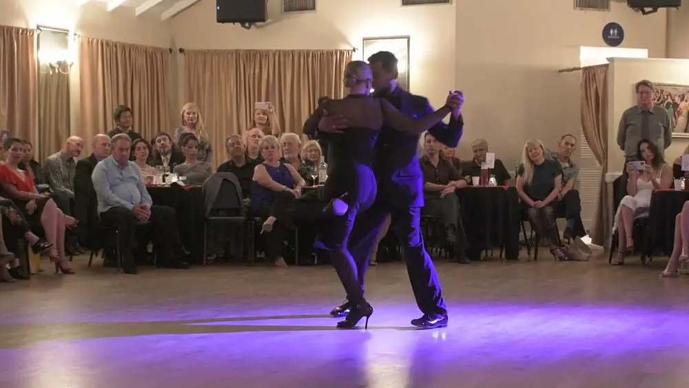 Video thumbnail for Facundo de la Cruz & Noelia Hurtado at Milonga Corazón 2/3
