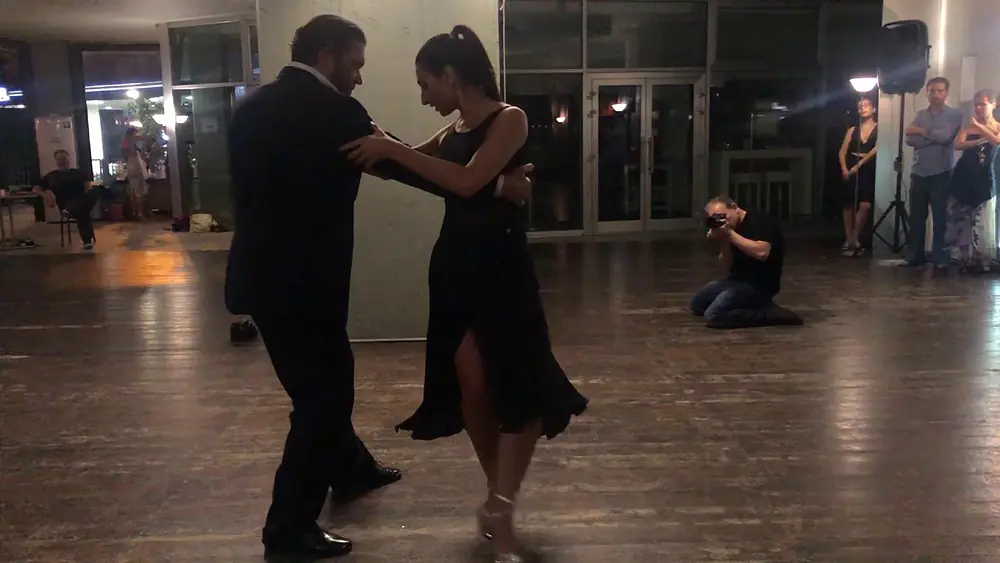 Video thumbnail for Natascia Crescenzi e Mario Sette - Milonga La Caricia