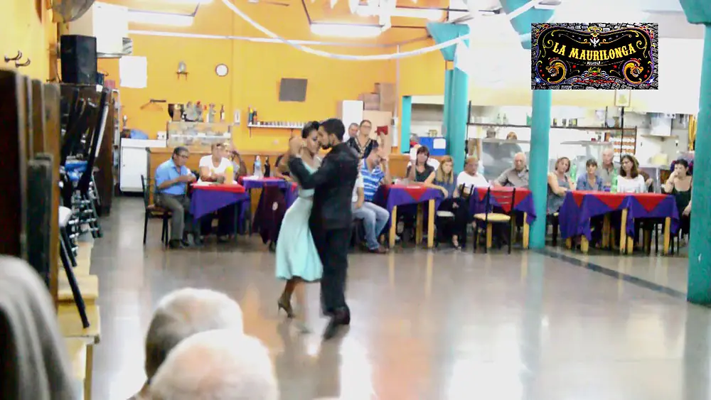 Video thumbnail for Por La Vuelta - Jose Basso, Floreal Ruiz bailan Jesica Gomez y Franco Andrada