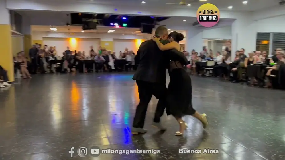 Video thumbnail for Hernan Alvarez Prieto y Natalia Hills  - Milonga Gente Amiga -24/MAR/2024 (3/4)
