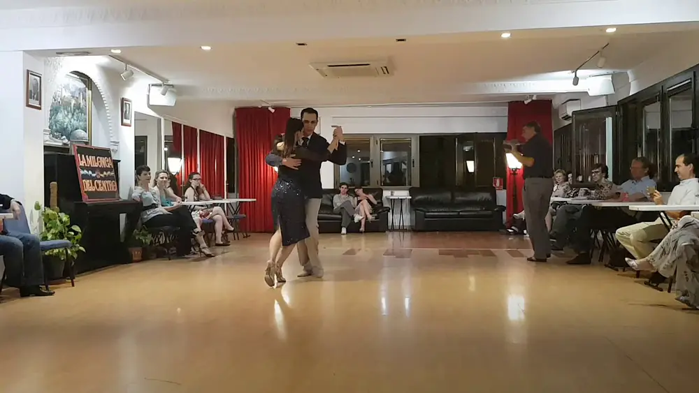 Video thumbnail for Argentinos tango show en Madrid, Cristian Quevedo y Micaela Dagnino en La milonga del Centro