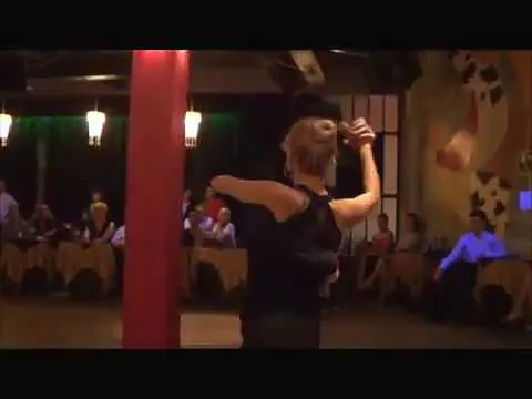 Video thumbnail for Tango Argentino Sabrina Masso y Federico Naveira en El Beso