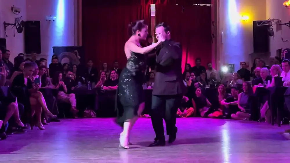 Video thumbnail for Vanesa Villalba y Facundo Pinero @ Viva La Pepa Milonga 9/1/24 #Tango #Dance #VanesayFacundo🔔