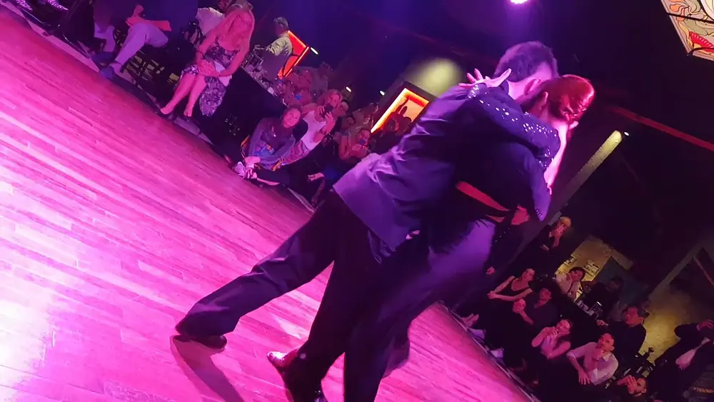 Video thumbnail for Javier Rodriguez, Moira Castellanos en tango danza milonga Parakultural 2023 03 01