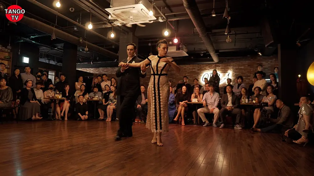 Video thumbnail for 오뜨라 공연 #4 Manuela rossi & Juan malizia - Sin tu mitad -Maria Graña