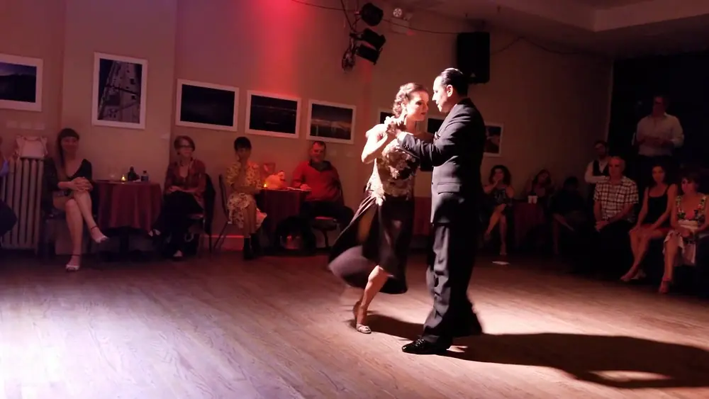 Video thumbnail for Argentine tango: Andrés Bravo & Sarita Apel - Pensalo Bien