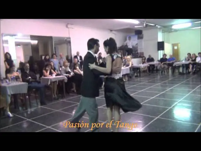 Video thumbnail for YANINA BASSI y LUCAS AMEIJEIRAS Bailando el Tango PENSALO BIEN en FLOREAL MILONGA