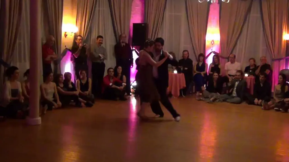 Video thumbnail for Ariadna Naveira y Fernando Sánchez  sabado 08 12 12 Bailan Un Momento