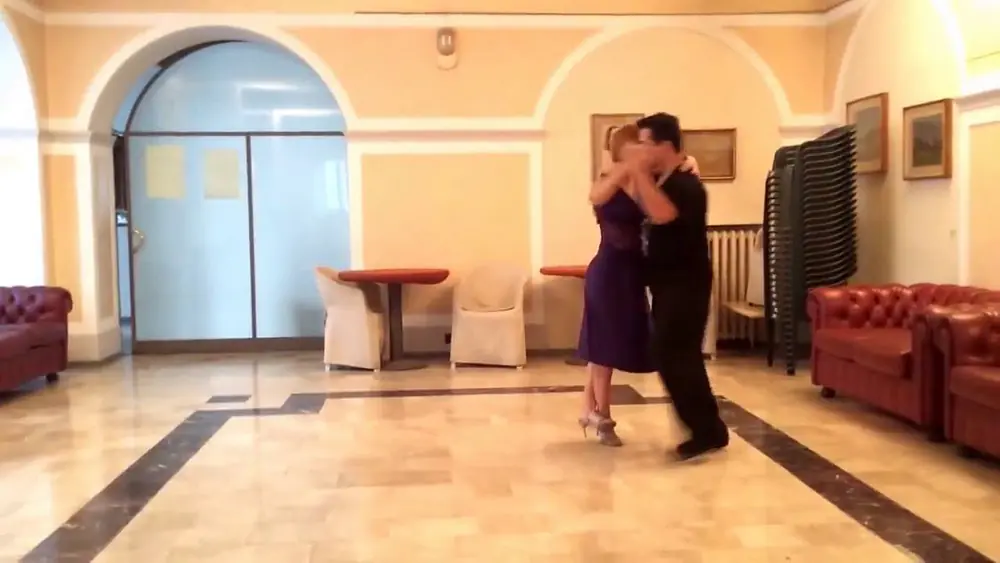 Video thumbnail for The diagonal Tango Dress: Malvina Gili & Sebastian Zanchez improvisation
